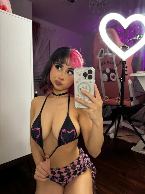 Tell me your favourite and I'll give you a new wallpaper 😊