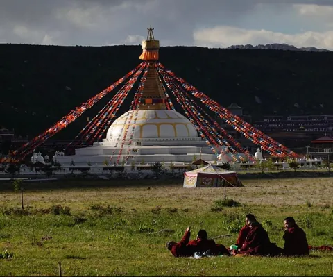Visited a Tibetan monastery located in a secluded Sichuan valley