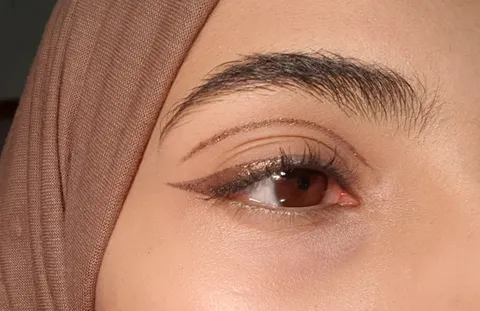 Playing around with some gold glitter eyeliner. CCW!