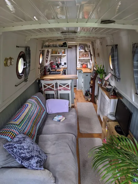 The 5 mins a day our narrowboat is tidy