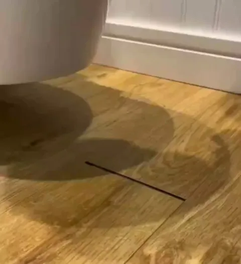 Easy way adjust your parquet floor without damaging it