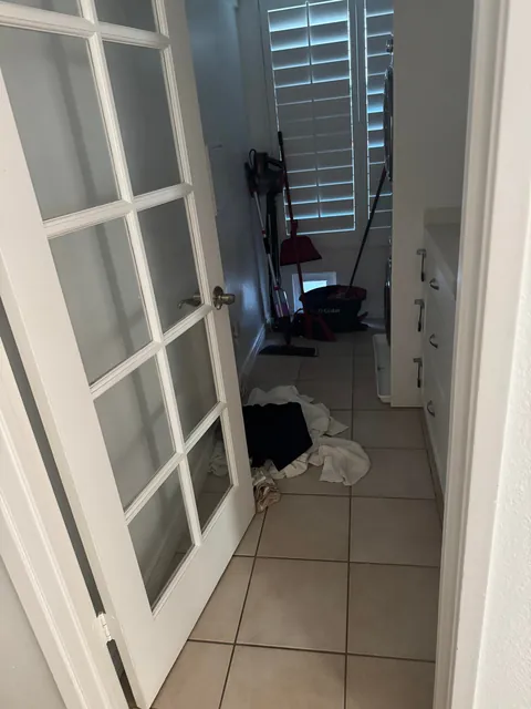 5pm check in at our Airbnb and it was still dirty when we arrived