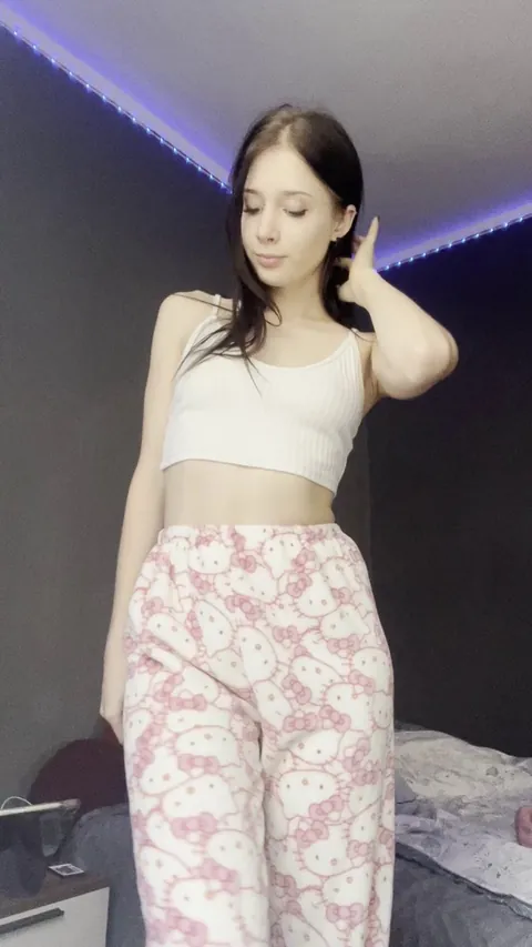 19yo student with cute body