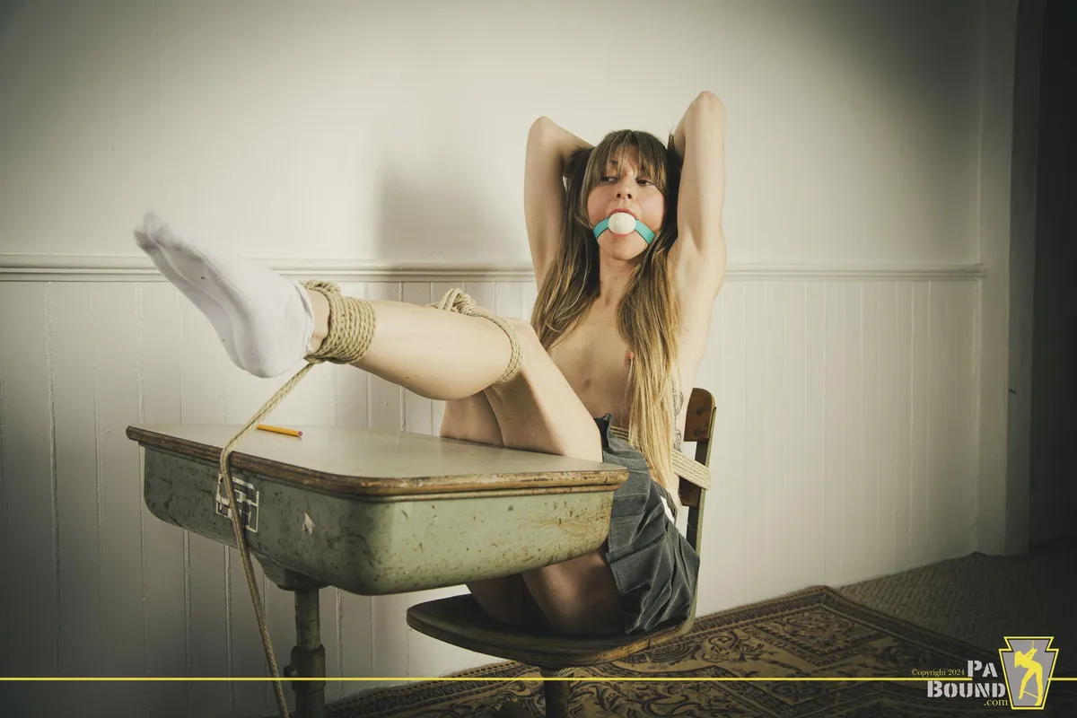 (OC) Isy Ray helpless ;-). Enjoy!