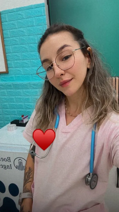 I'm veterinarian. Would you date me?