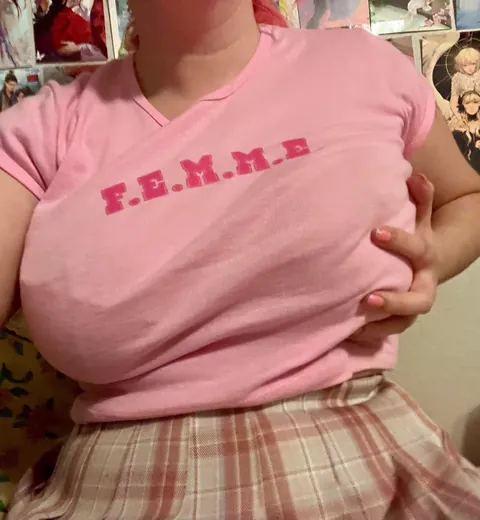 Does anyone out there want to grope me? 🥺💞