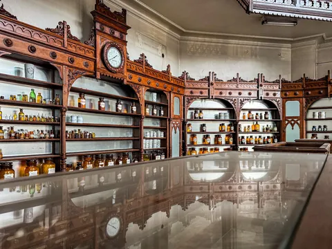 This is pharmacy in Bucharest was abandoned for years and now it’s going to be transformed into a museum (more photos and details in the comments)