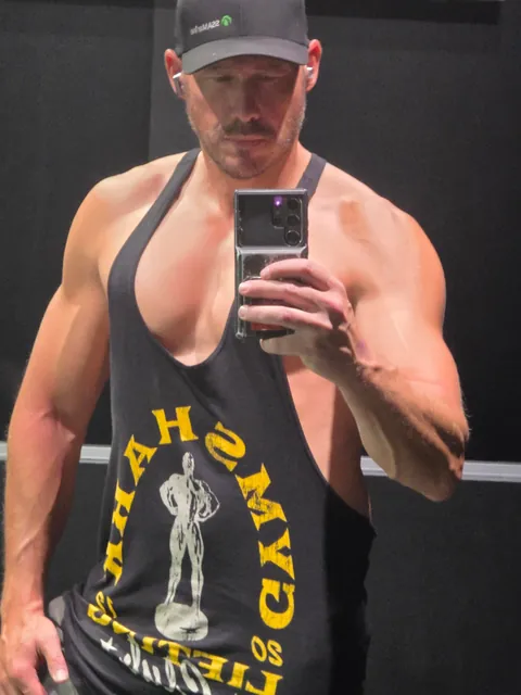 (51) bi finished the workout... shower... ready to go