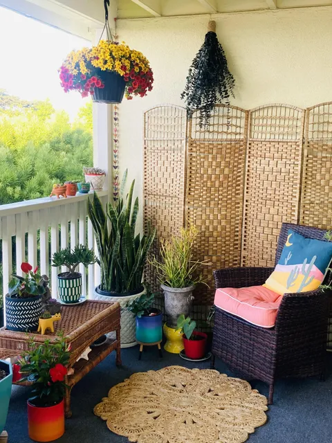 Sunny 🌞 morning in SoCal. Enjoying the birds singing and some good coffee…