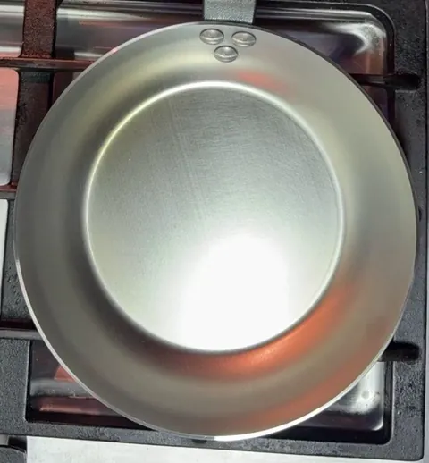 Here’s an elapsed time video of me bluing my new carbon steel pan.