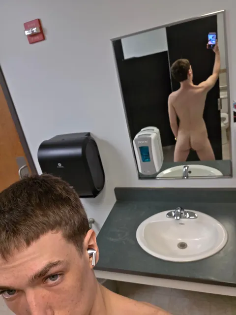 Risky college bathroom pics