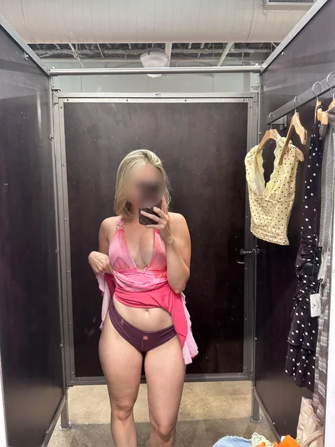 How do we like this dress?