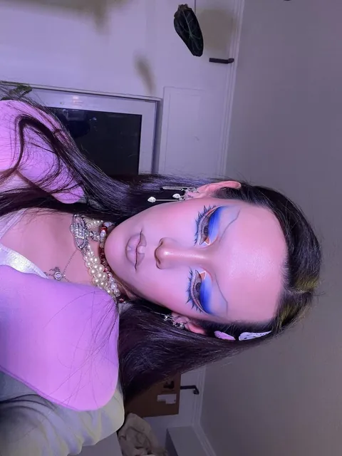 Makeup look based on the moustached kingfisher xx