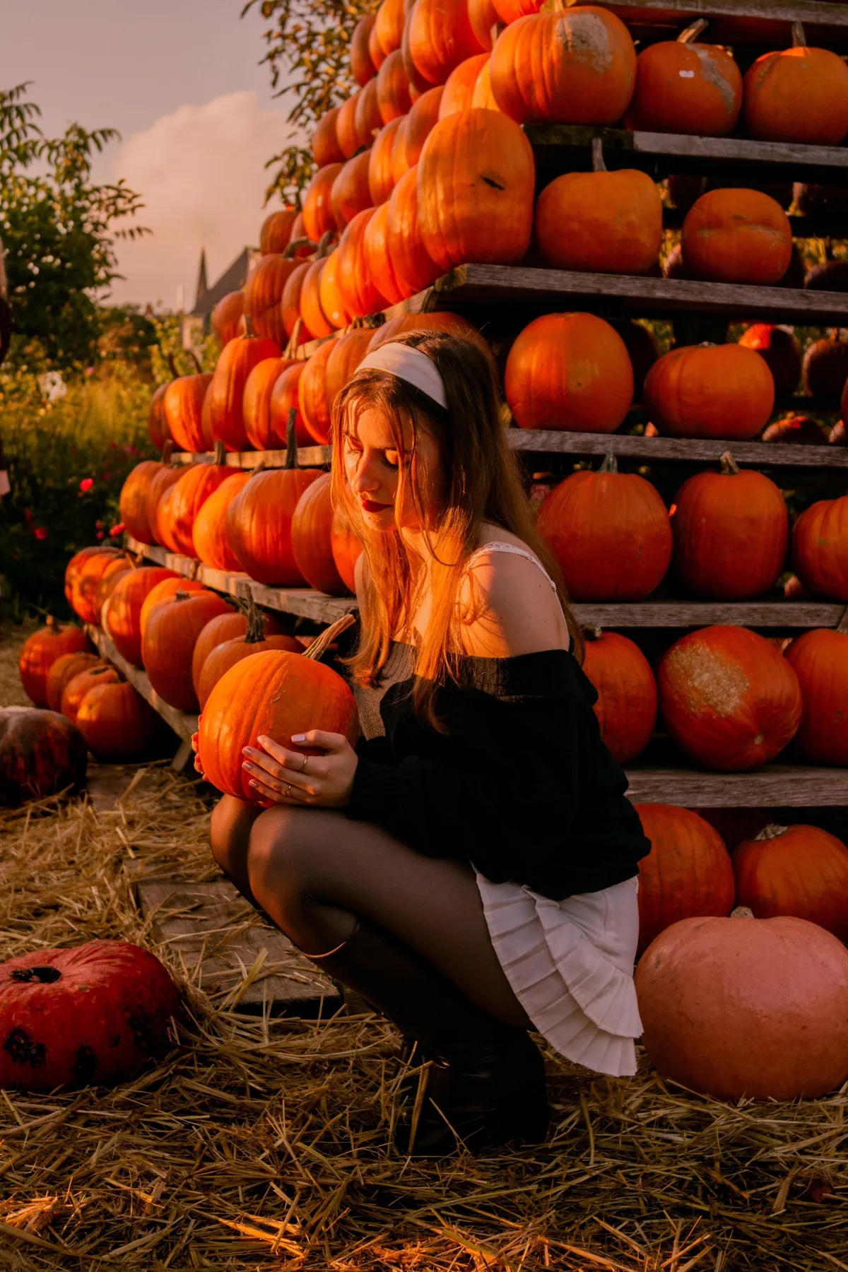 ITAP of a girl with a pumpkin [Portrait]