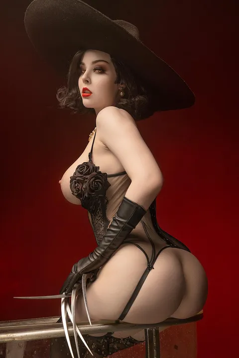 Burlesque Dimitrescu (Helly Valentine) [Resident Evil]