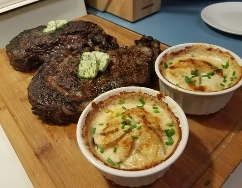 [Homemade] 3.5lbs of ribeye and potatoes au Gratin