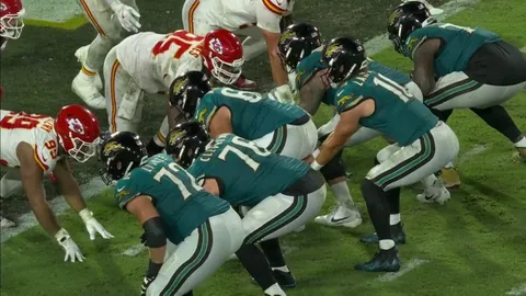 [Highlight] Replay angle of Lawrence falling down but then scoring game-winner