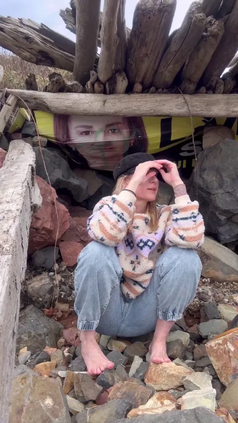 …looking at the most popular pee posts and it’s safe to say I’m at least twice the age of the flawless piss queens. That said the passing truck drivers on the coast road above me, probably didn’t mind. With the sun in their tired eyes, maybe it was just a pretty waterfall by the sea. A fading dream…