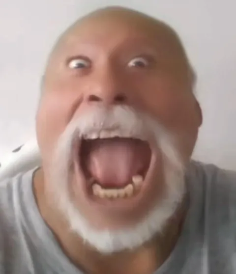 so my parents just went through my phone under suspicion that I am gay! and they plan to do so every night! ❤️ (fml)