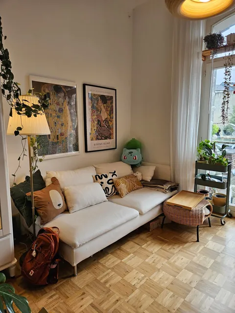 18sqm (194sqft) studio flat with built-in loft bed