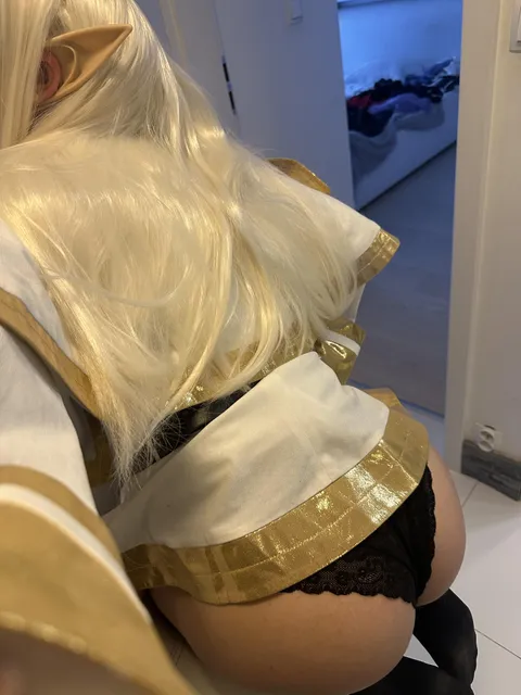 Frieren cosplay by Luna