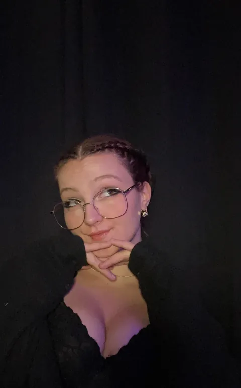 19f Roast and toast me 🥀