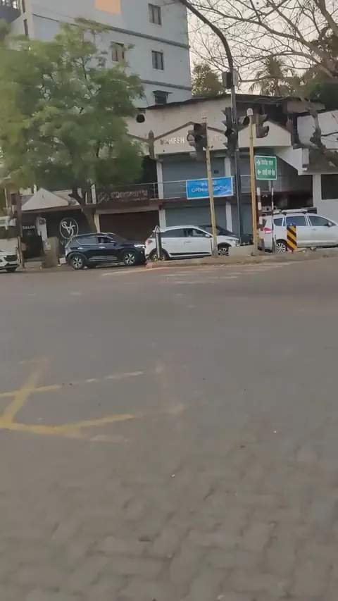 What can panic create. Huge line in Nagpur(india) for petrol/diesel. People hoarding in tanks.