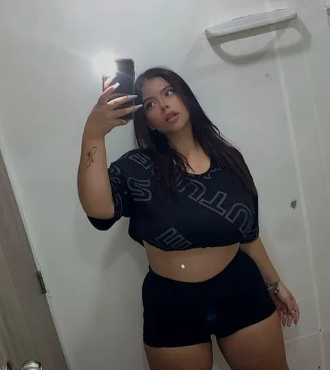 I am just curious- do I look fuckable for older men ?
