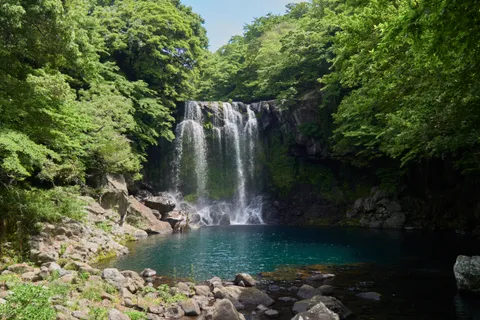 Cheonjeyeon Waterfall, Jeju, South Korea [OC] [5332x3555]
