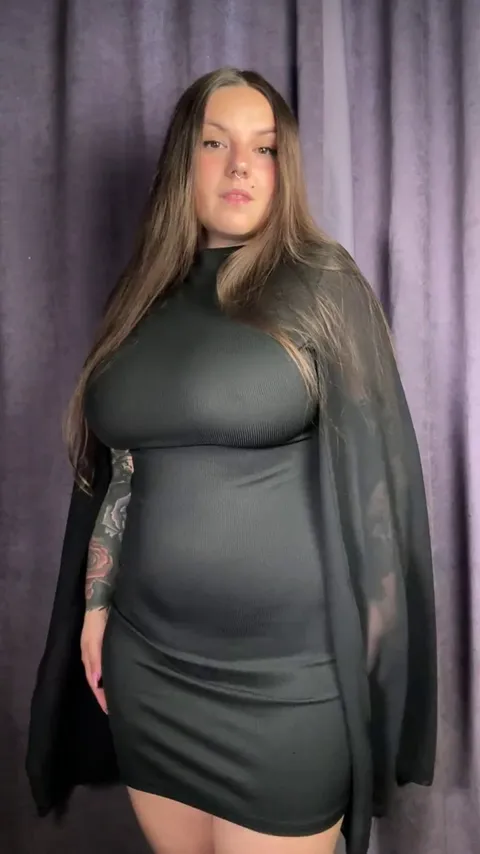 My outfit on our first date VS what I show you at home