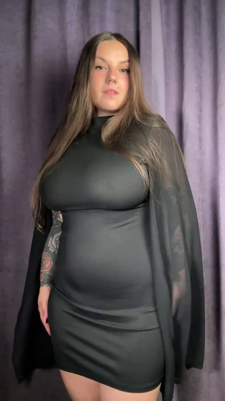 My outfit on our first date VS what I show you at home