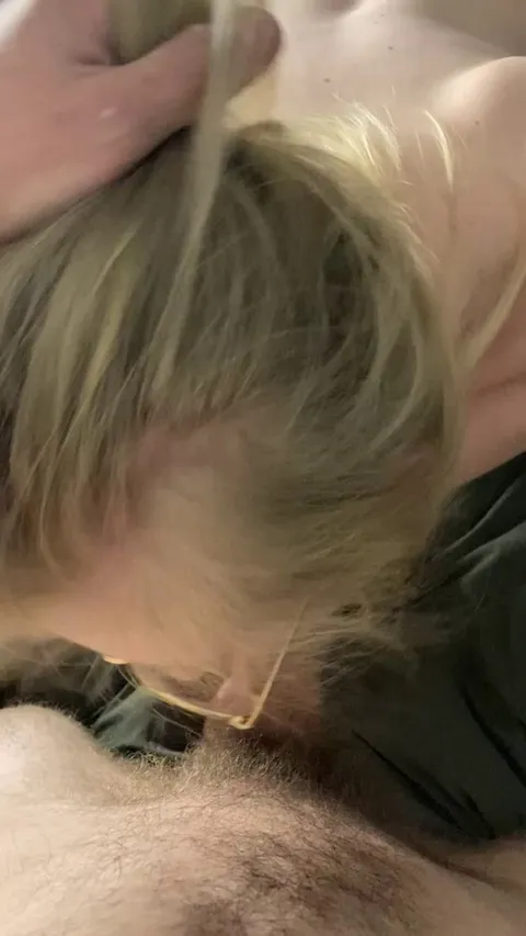 Just seeing if any redditors would volunteer to cum on my face