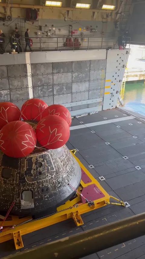 Some fresh hot video of the Orion spacecraft this morning.