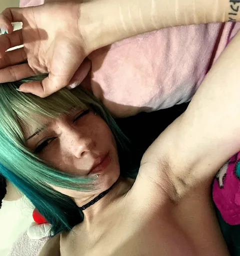 18F Guys, I mean I is shamed to say this but I just shaved for the first time in my life. Does it look good Y or N?, I watched a Youtube tutorial on how to do it.