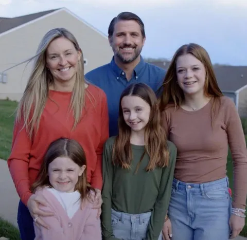 Childless GOP candidate, Derrick Andersen, borrows friend’s wife and kids for photo op. 