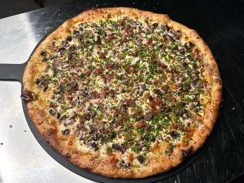 [Homemade] mushroom and bacon pizza