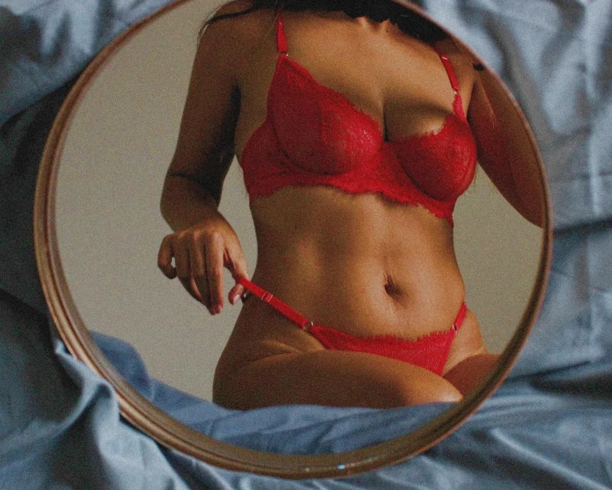 Mirror mirror… tell me who’s the naughtiest?