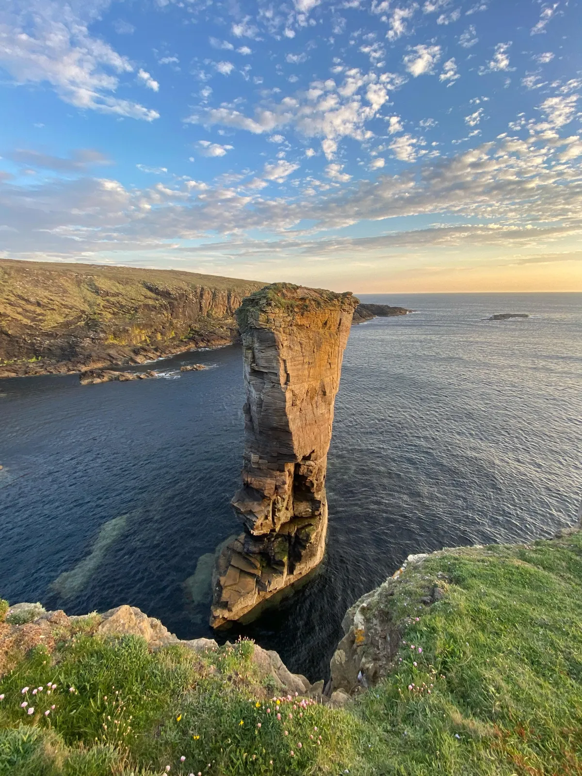 Yesnaby Castle Sea Stack, Orkney, Scotland [OC] [3862x2896]