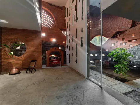 Gadi House by PMA Madhushala in the suburbs of Pune, India