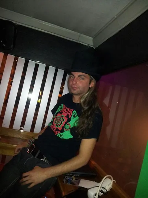 /r/AmISexy sent me here, apparently i dress like an awkward teenager (M22)