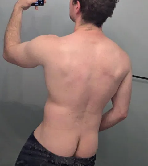 [37] Do you like your DILFs dirty or clean?