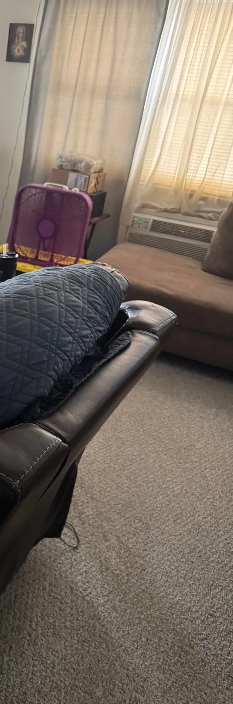 My house guest keeps setting the AC to 60°F… and then just leaves for hours. lol