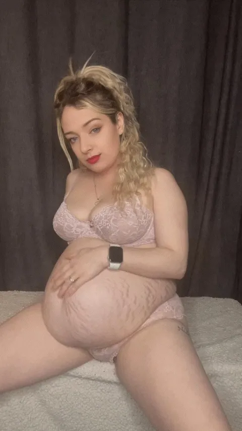 Do I still look fuckable despite being pregnant
