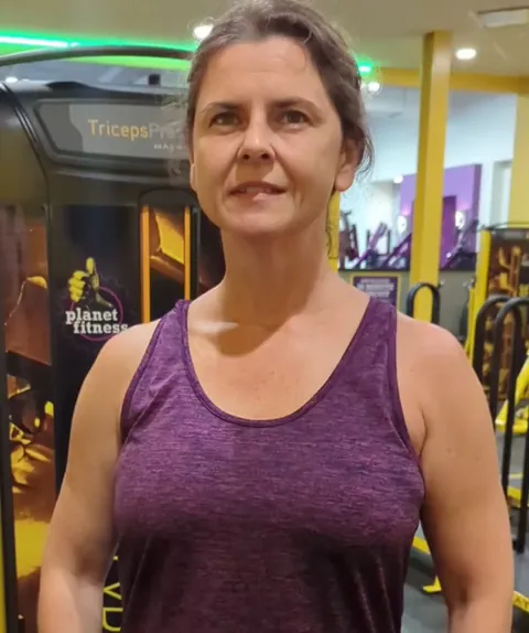 Getting my tits out.. inside the gym ;)