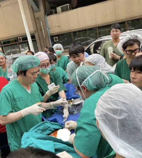 Surgeries were performed outdoors in the open air during 7.7M earthquake in Bangkok, Thailand