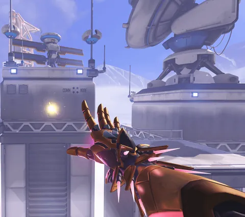 Lifeweaver's Legendary tier skins weapon vs. his Mythic skin weapon. This is not ok for a Mythic skin imo.