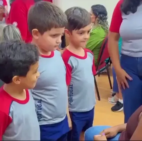 A mother recognized her son through touch and he started crying.