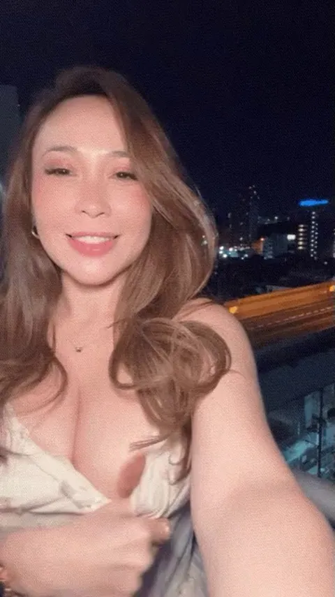 I couldn't resist, I had to go up to the rooftop