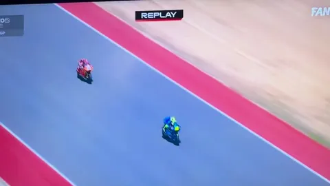 Closest Moto2 finish ever | 0.003 Seconds