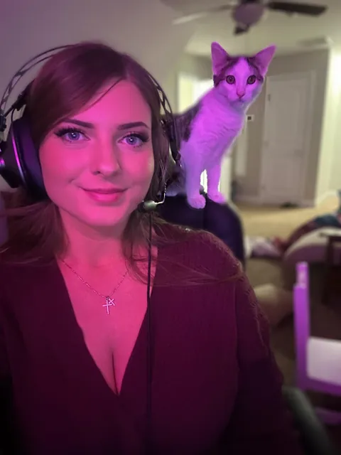 My Ollie boy likes playing Fortnite with me 🥹❤️